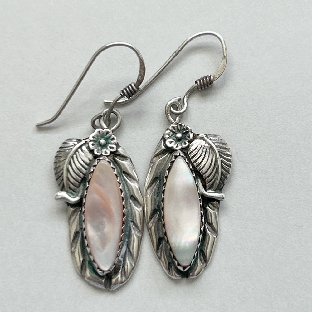 Vintage Randall Endito Pink Mother of Pearl Sterling Silver Earrings - Picture 3 of 10